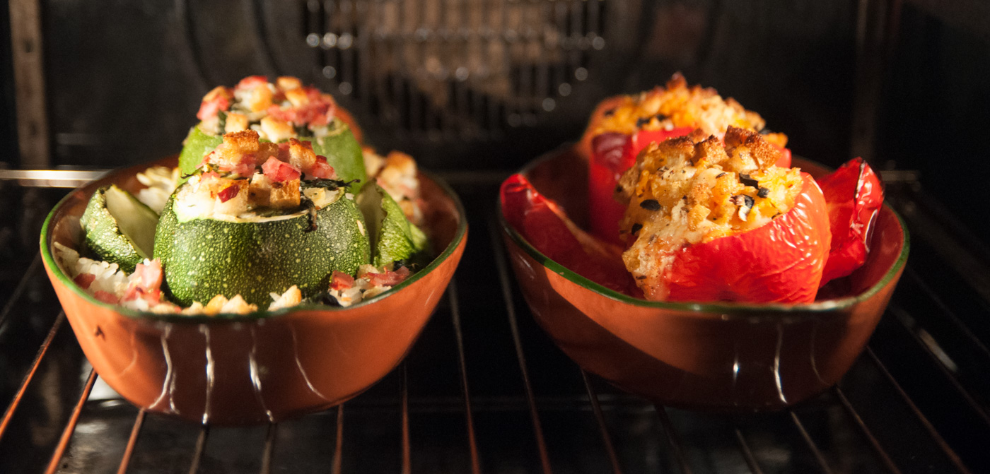 Gefüllte Zucchini und Paprika